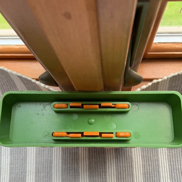 Vintage Plastic Thanksgiving Turkey Napkin Holder - Picture 15 of 16